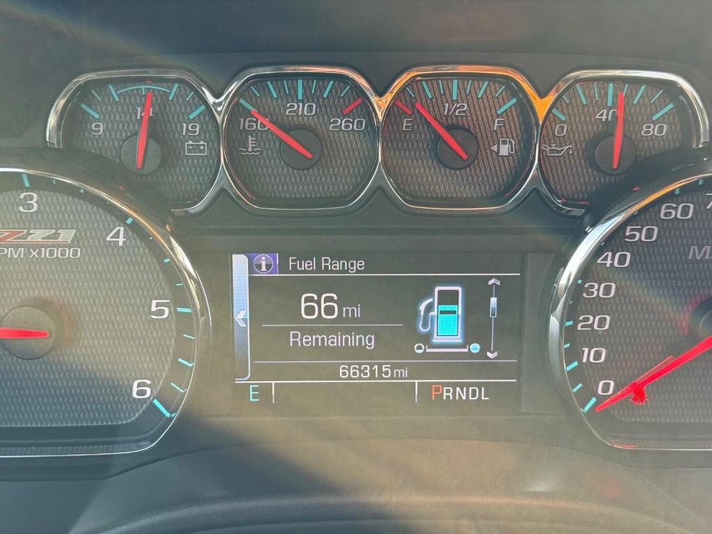 Chevrolet Silverado 1500 Vehicle Full-screen Gallery Image 19