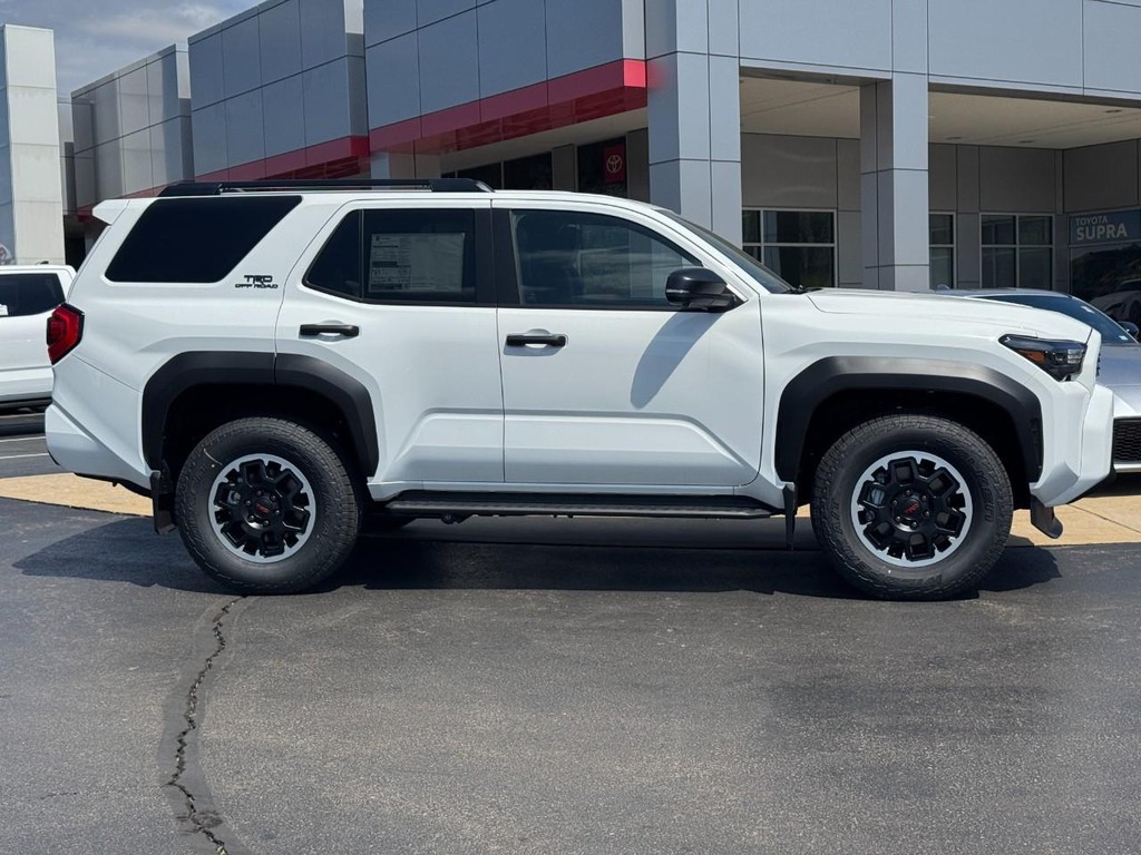 Toyota 4Runner Vehicle Image 2
