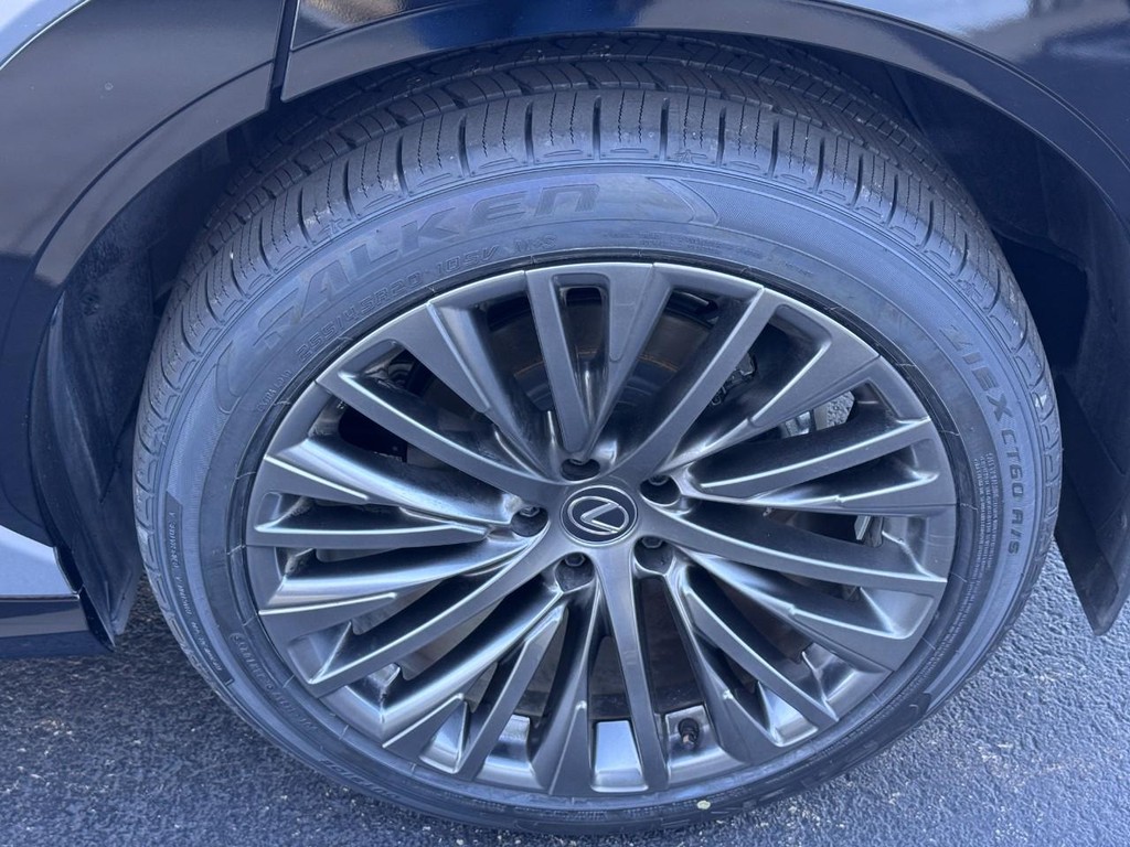 Lexus RZ Vehicle Image 8