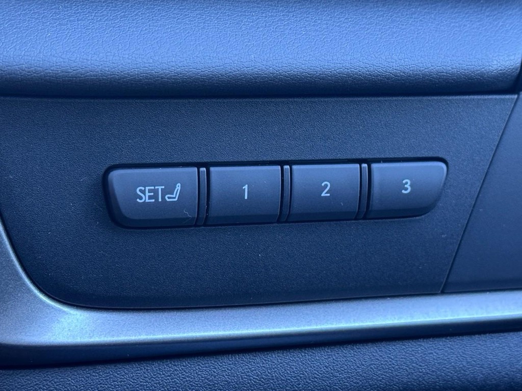 Lexus RZ Vehicle Image 17