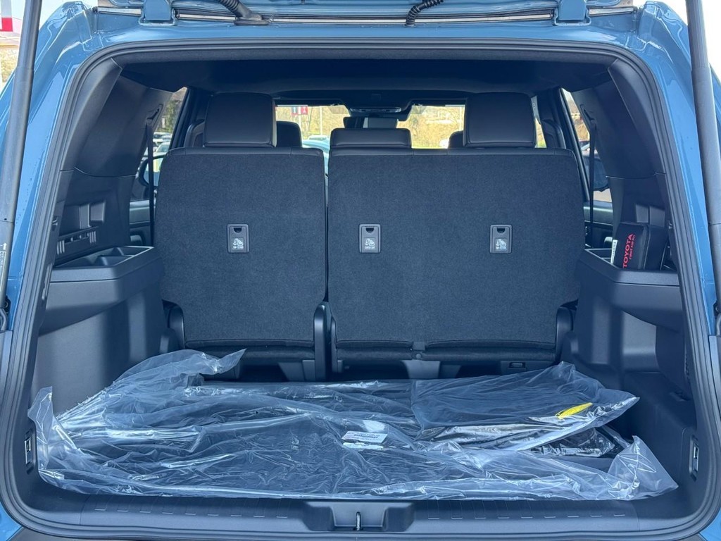 Toyota 4Runner Vehicle Image 5