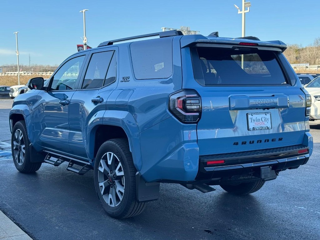 Toyota 4Runner Vehicle Image 7