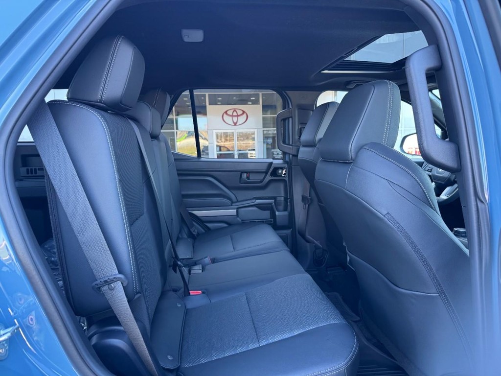 Toyota 4Runner Vehicle Image 11