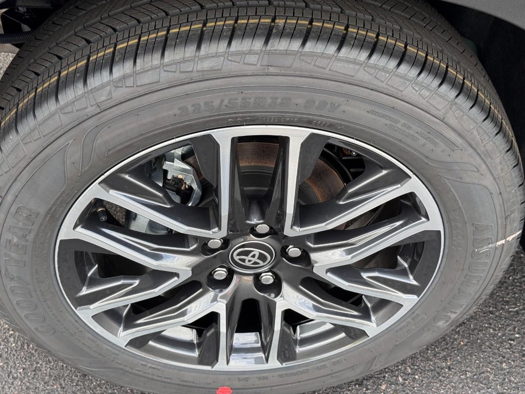 Toyota Corolla Cross Vehicle Image 4