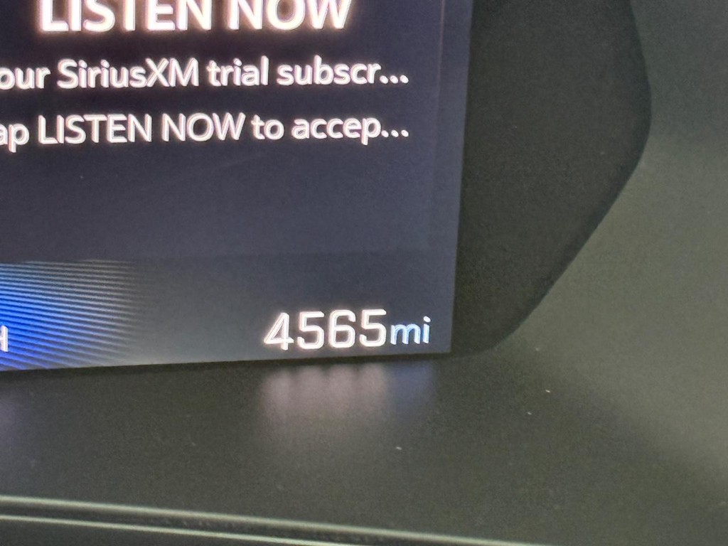 Chevrolet Colorado Vehicle Full-screen Gallery Image 23