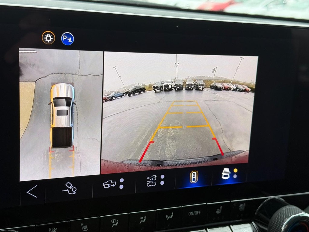 Chevrolet Colorado Vehicle Full-screen Gallery Image 24