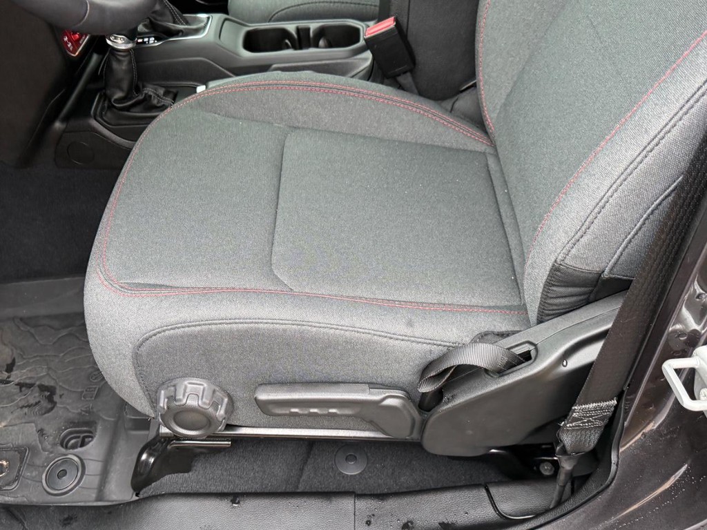 Jeep Wrangler Vehicle Image 15