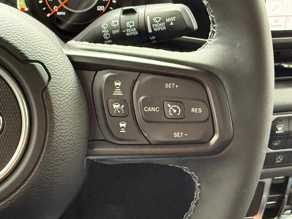 Jeep Wrangler Vehicle Image 18