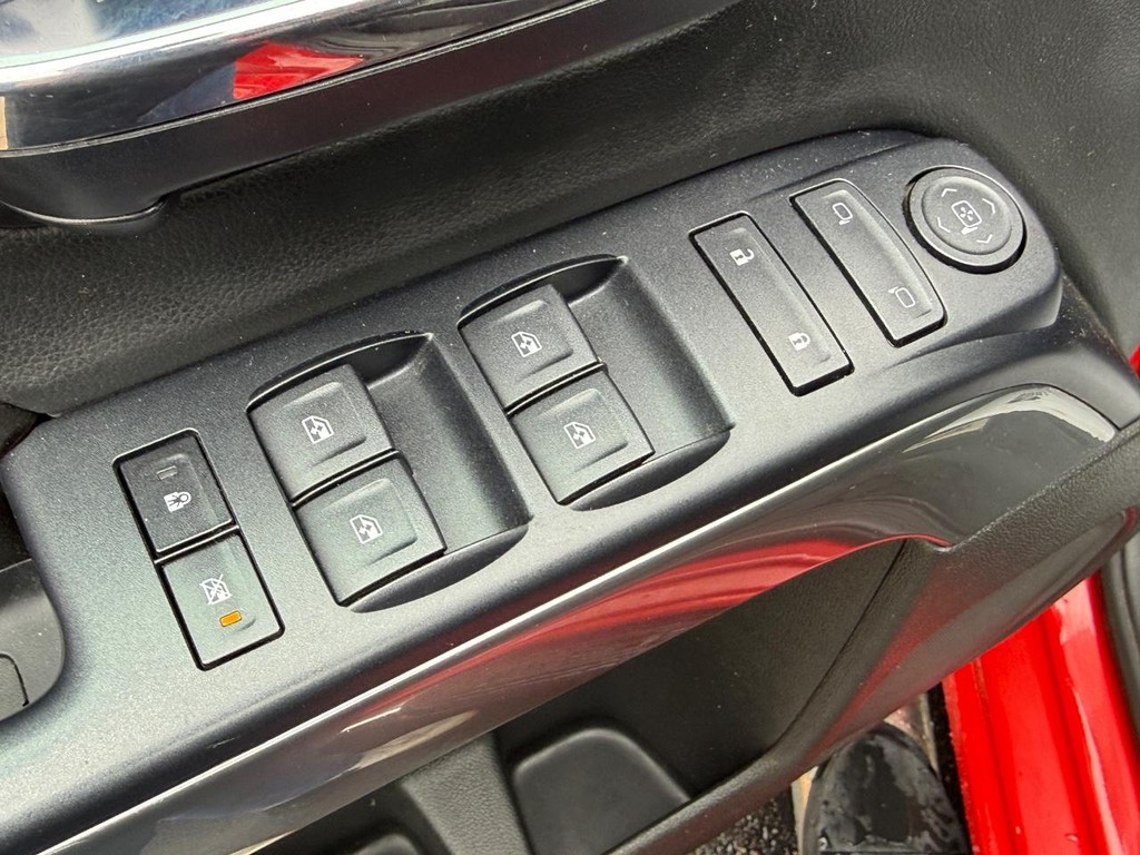 Chevrolet Silverado 1500 Vehicle Full-screen Gallery Image 14