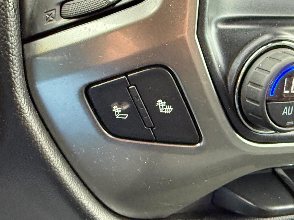 Chevrolet Silverado 1500 Vehicle Full-screen Gallery Image 22