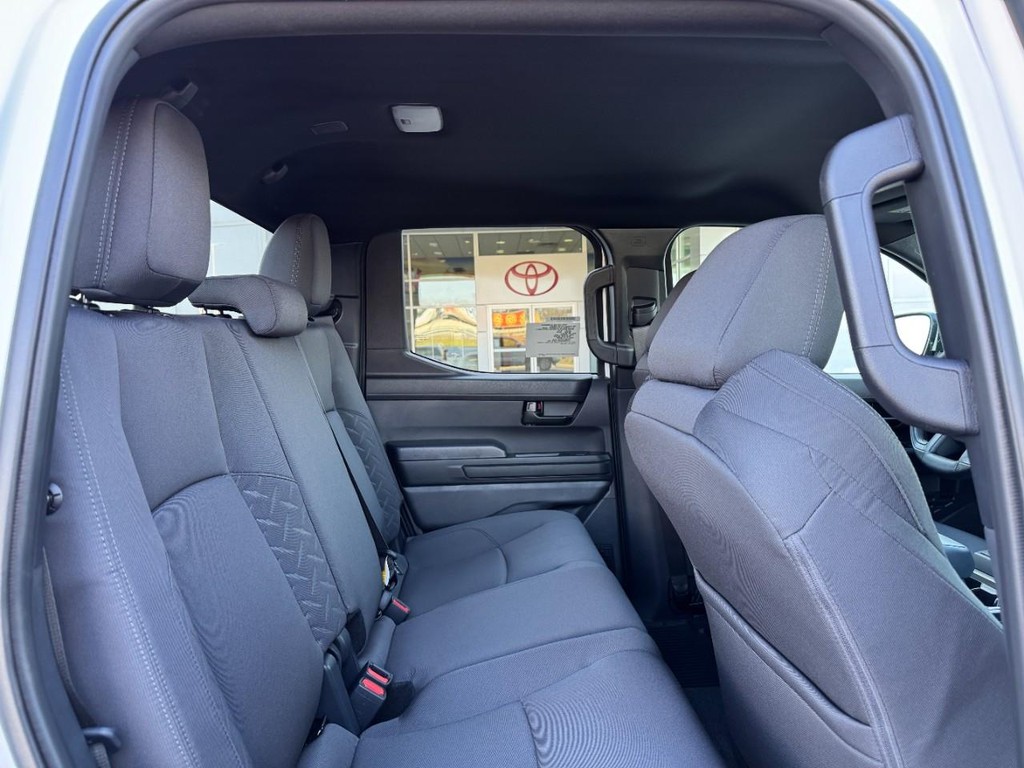 Toyota Tacoma 2WD Vehicle Image 6