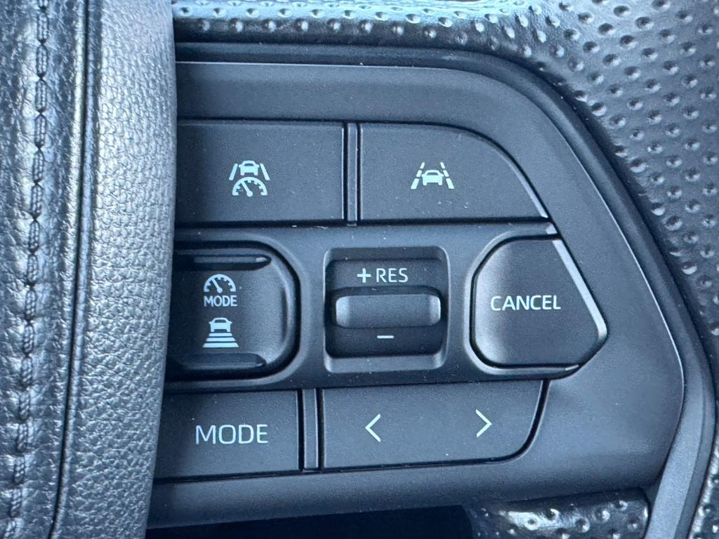 Toyota Tacoma 2WD Vehicle Image 13