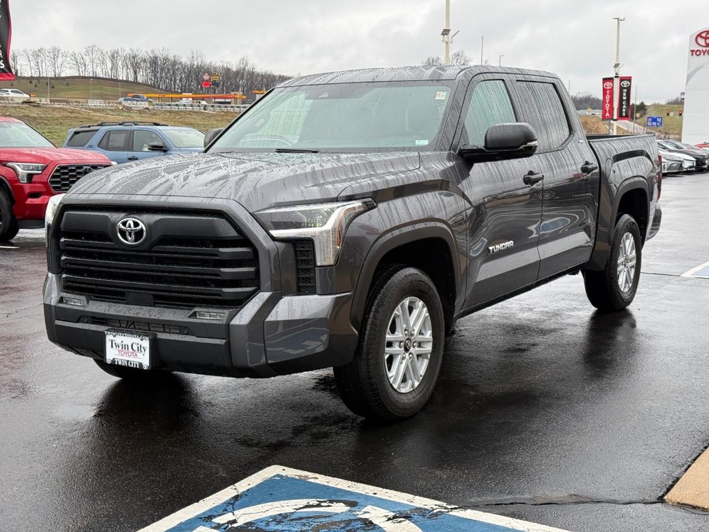 Toyota Tundra 4WD Vehicle Image 9