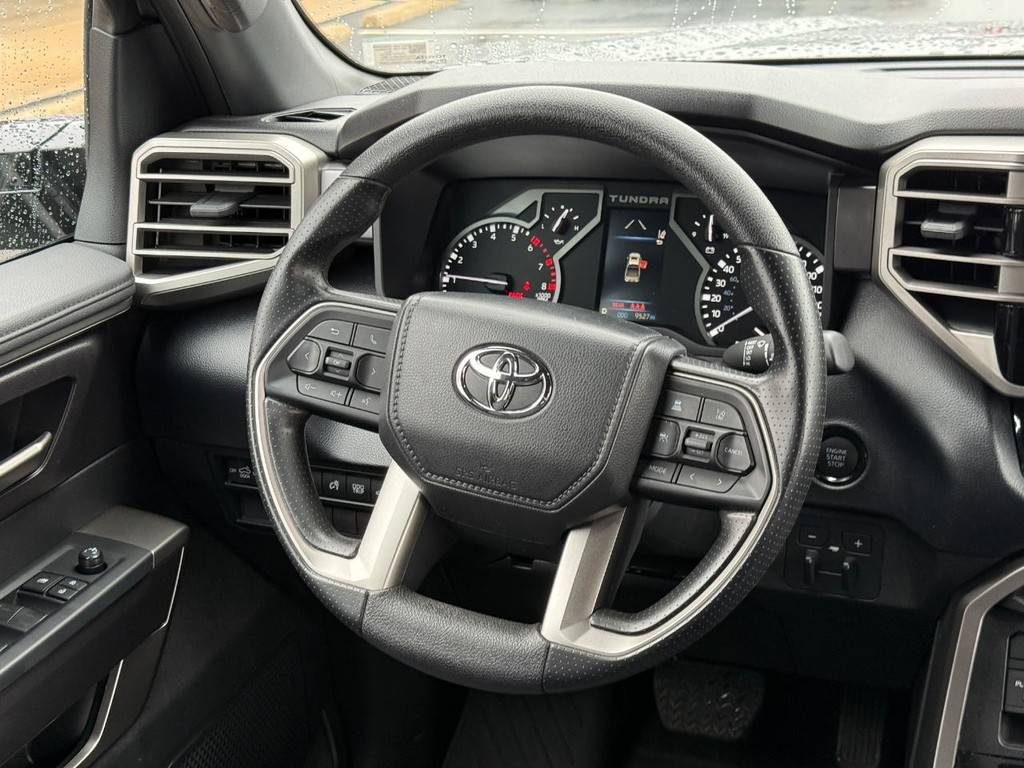 Toyota Tundra 4WD Vehicle Image 13