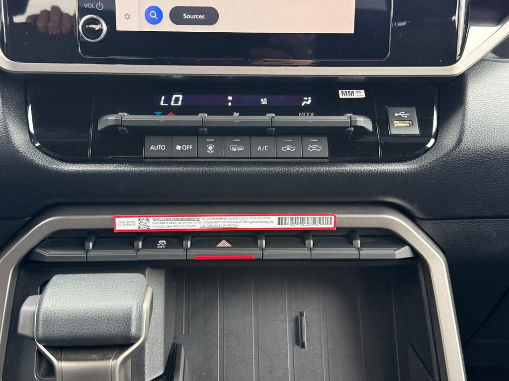 Toyota Tundra 4WD Vehicle Image 15