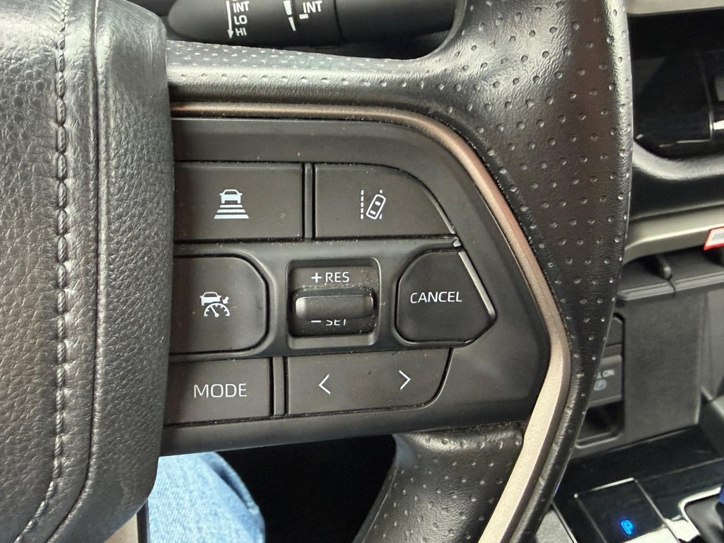 Toyota Tundra 4WD Vehicle Image 19