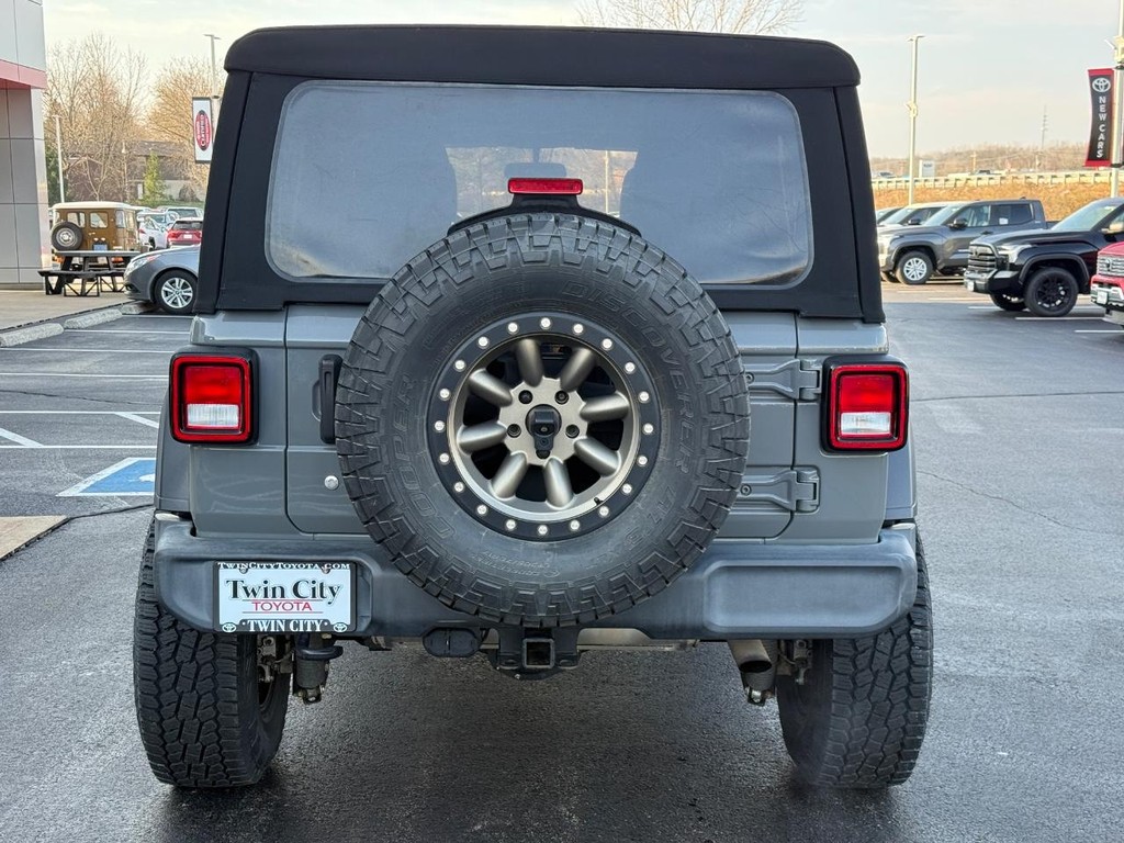 Jeep Wrangler Unlimited Vehicle Image 5