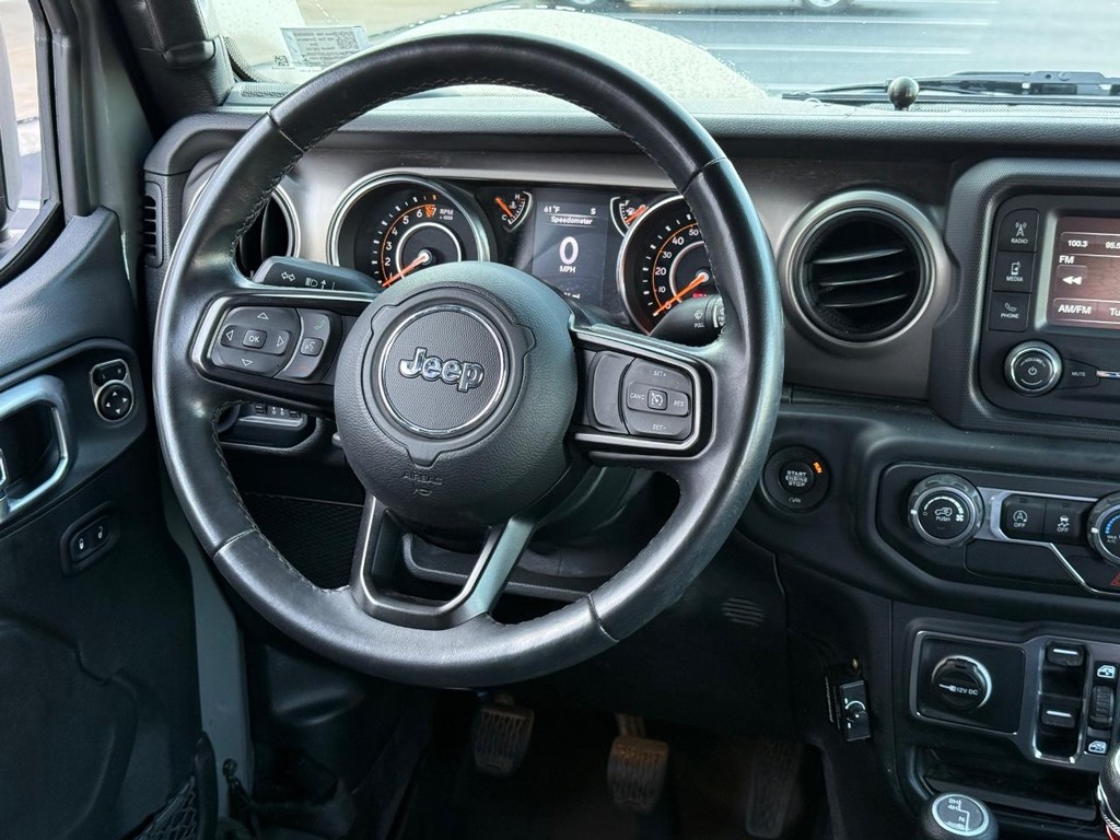 Jeep Wrangler Unlimited Vehicle Image 12