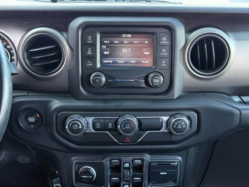 Jeep Wrangler Unlimited Vehicle Image 13