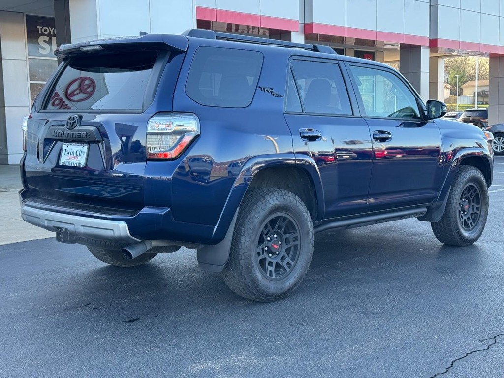 Toyota 4Runner Vehicle Image 3