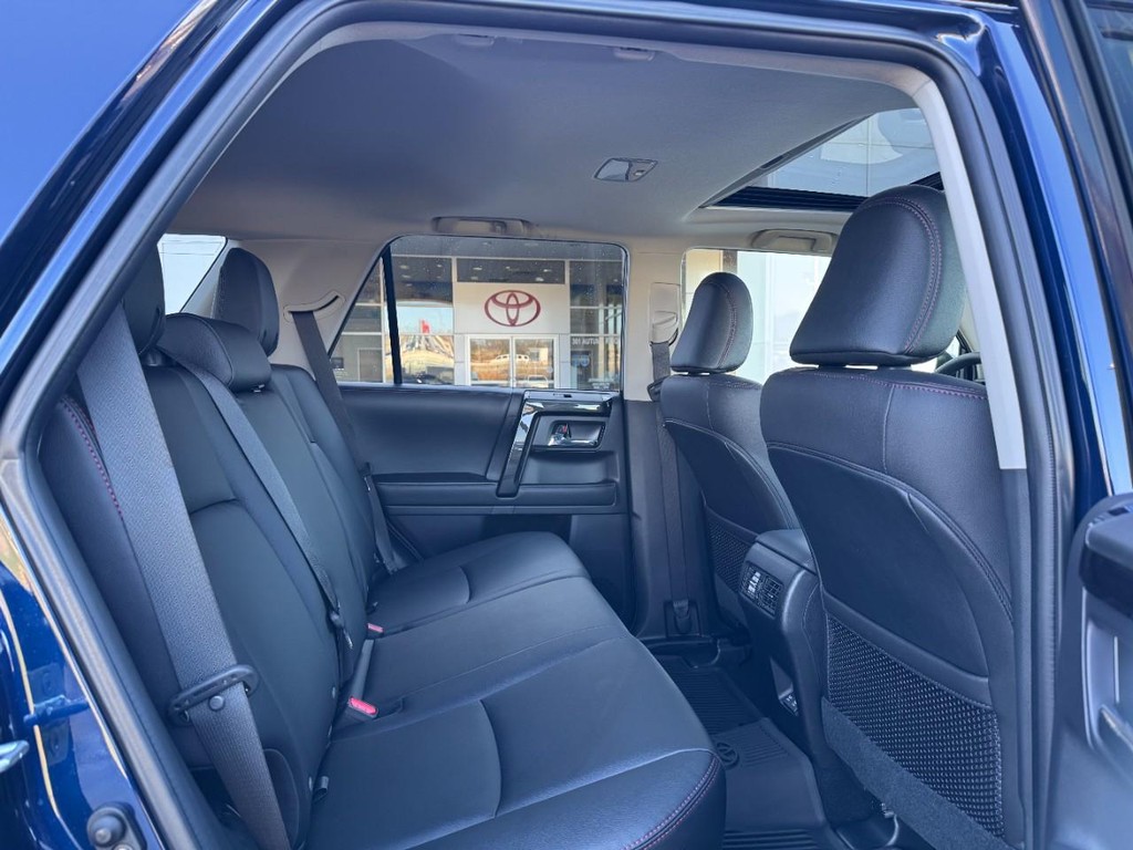 Toyota 4Runner Vehicle Image 11