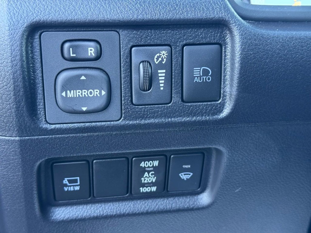 Toyota 4Runner Vehicle Image 18