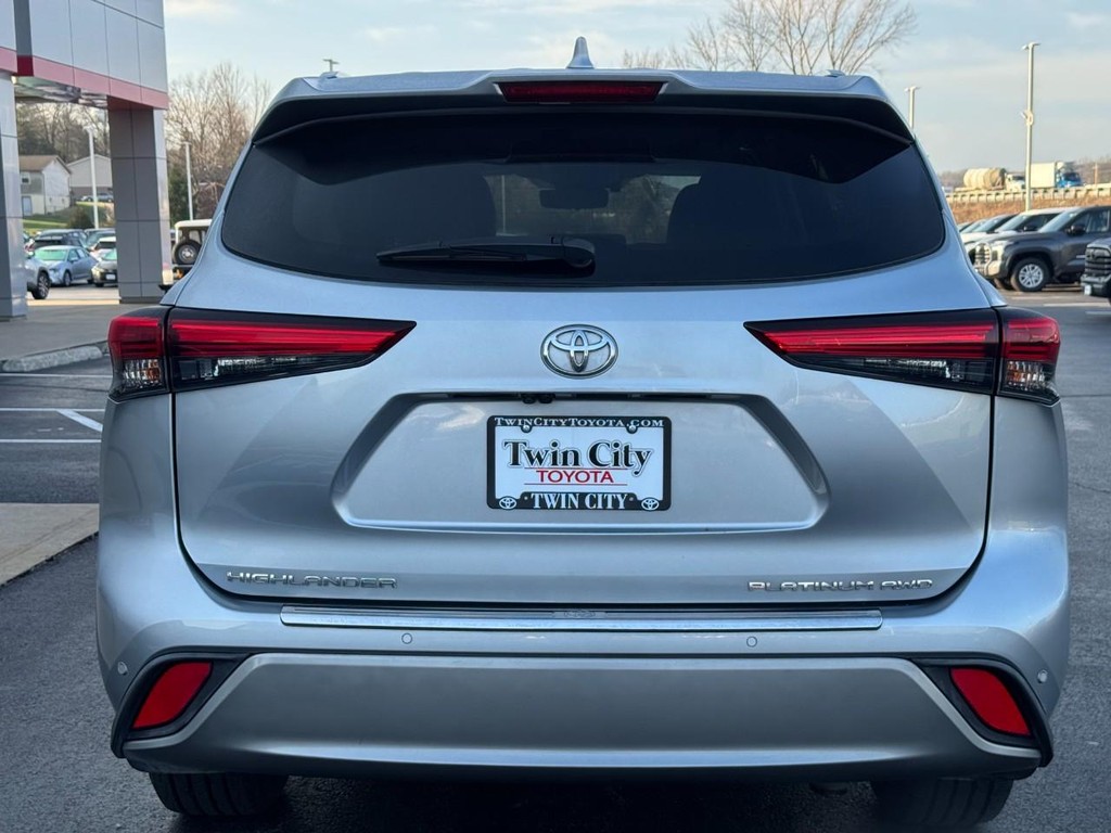 Toyota Highlander Vehicle Image 5