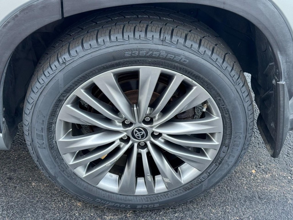 Toyota Highlander Vehicle Image 7