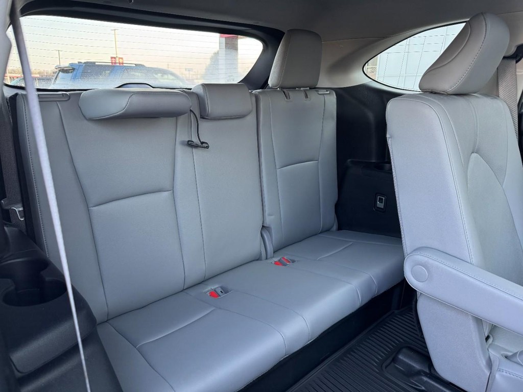 Toyota Highlander Vehicle Image 11