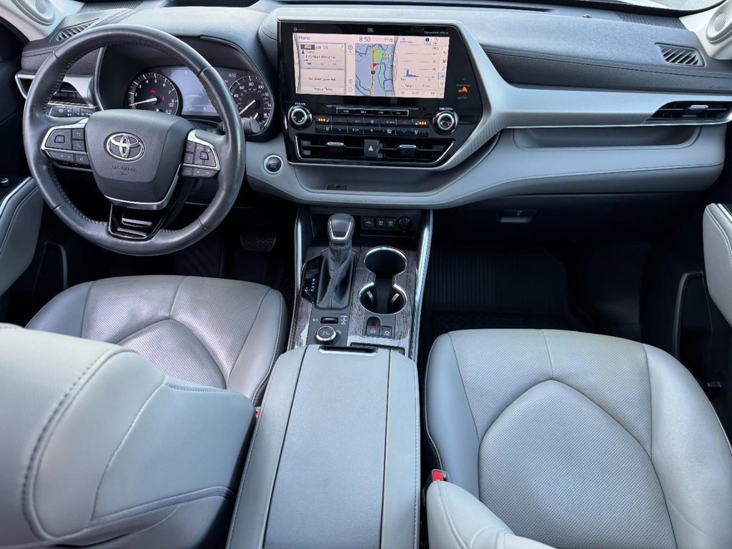 Toyota Highlander Vehicle Image 12