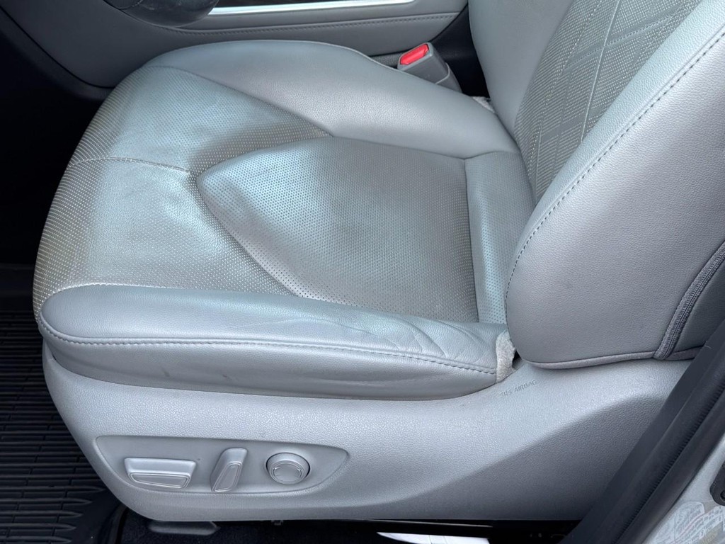 Toyota Highlander Vehicle Image 18