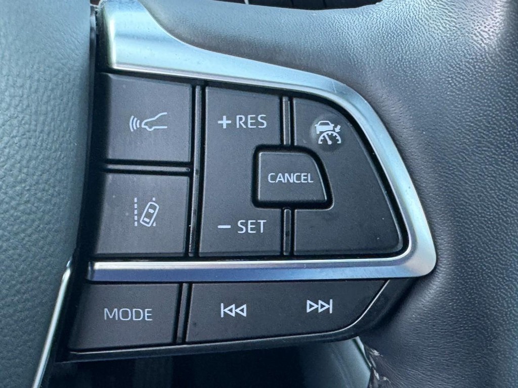 Toyota Highlander Vehicle Image 21