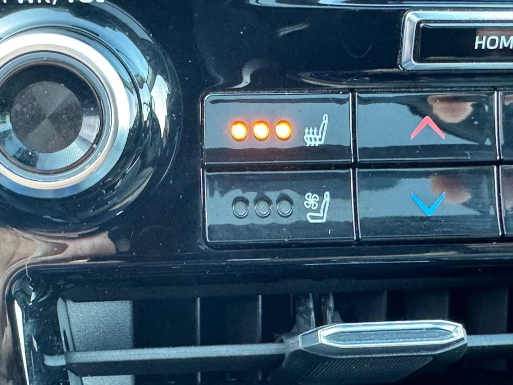 Toyota Highlander Vehicle Image 24