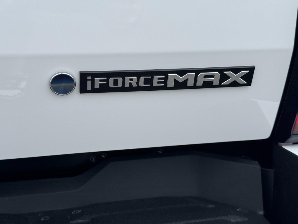 Toyota Tundra 4WD Vehicle Image 4