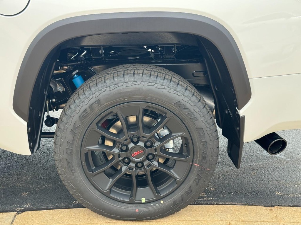 Toyota Tundra 4WD Vehicle Image 5