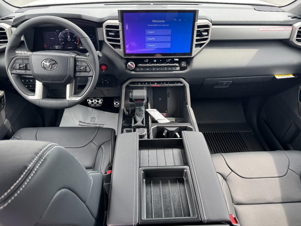 Toyota Tundra 4WD Vehicle Image 8
