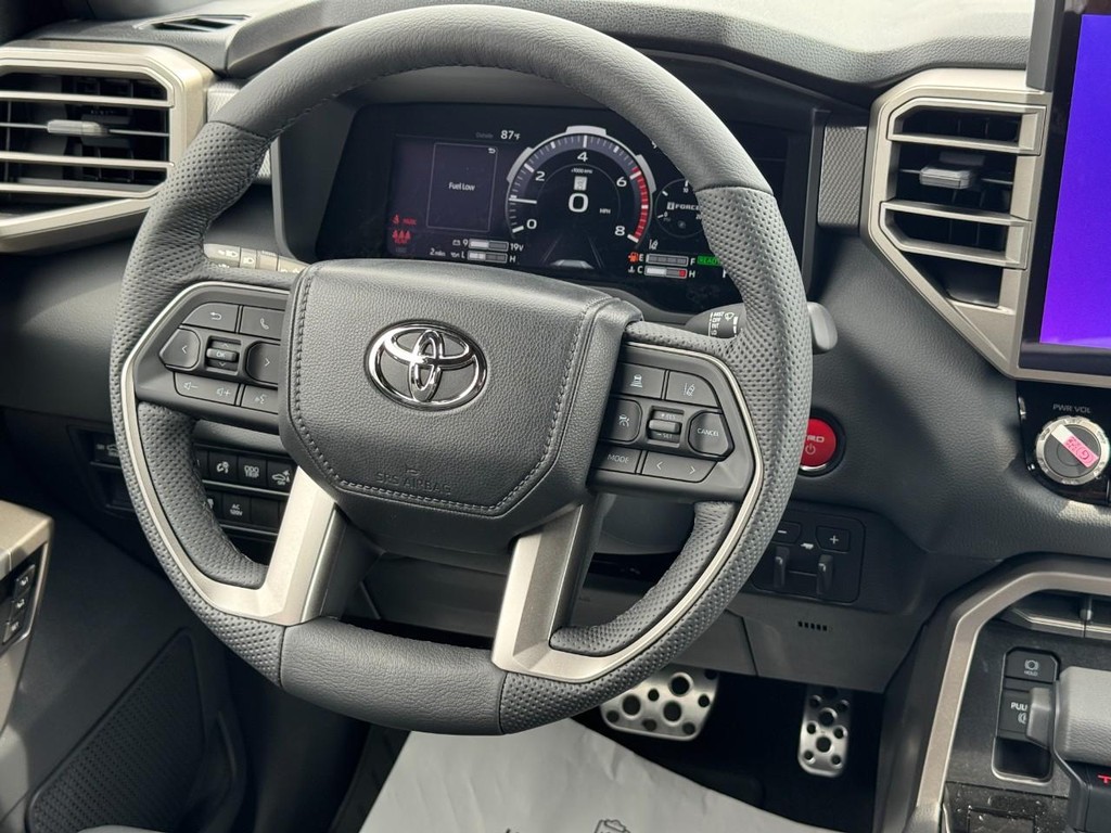 Toyota Tundra 4WD Vehicle Image 9