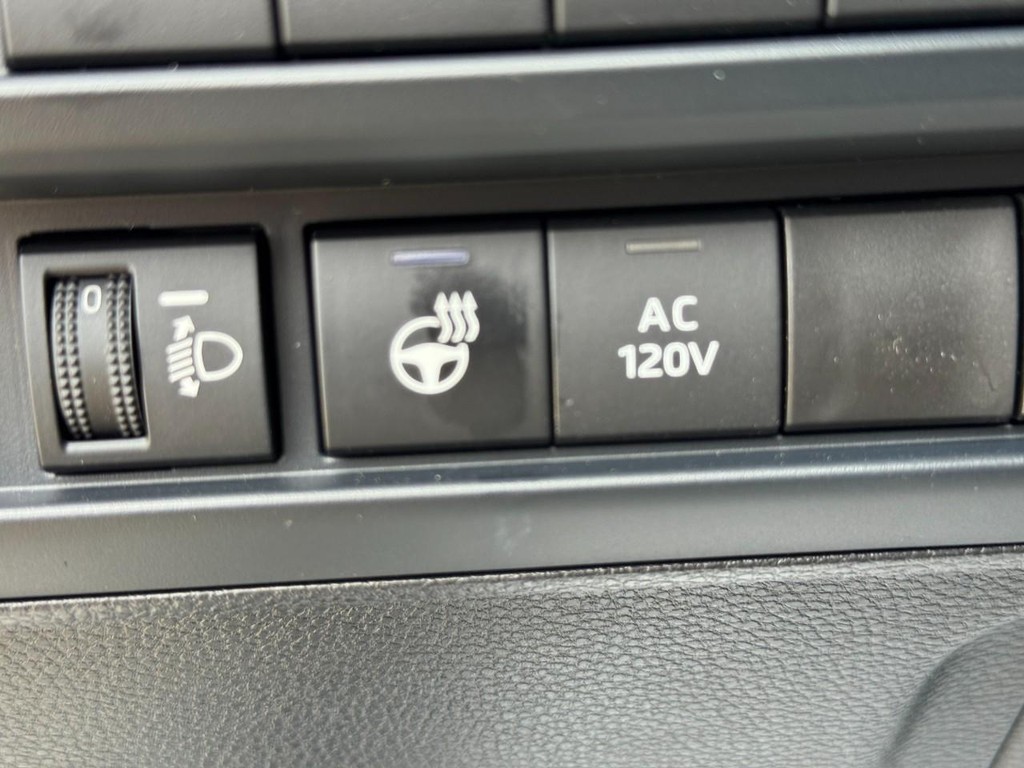 Toyota Tundra 4WD Vehicle Image 13
