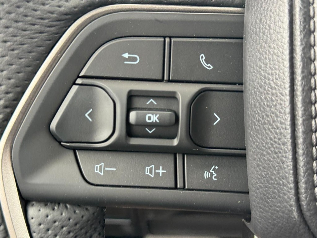 Toyota Tundra 4WD Vehicle Image 15