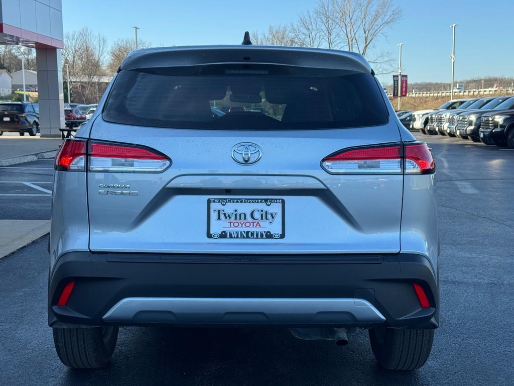 Toyota Corolla Cross Vehicle Image 5