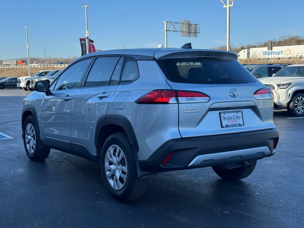 Toyota Corolla Cross Vehicle Image 6