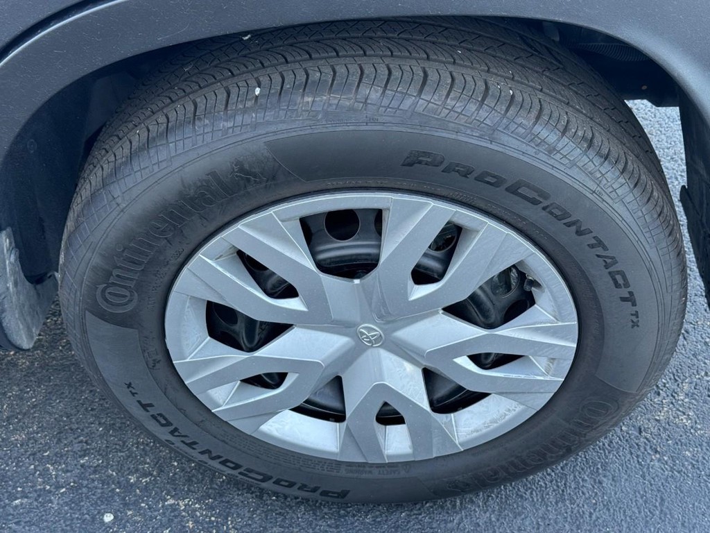 Toyota Corolla Cross Vehicle Image 7