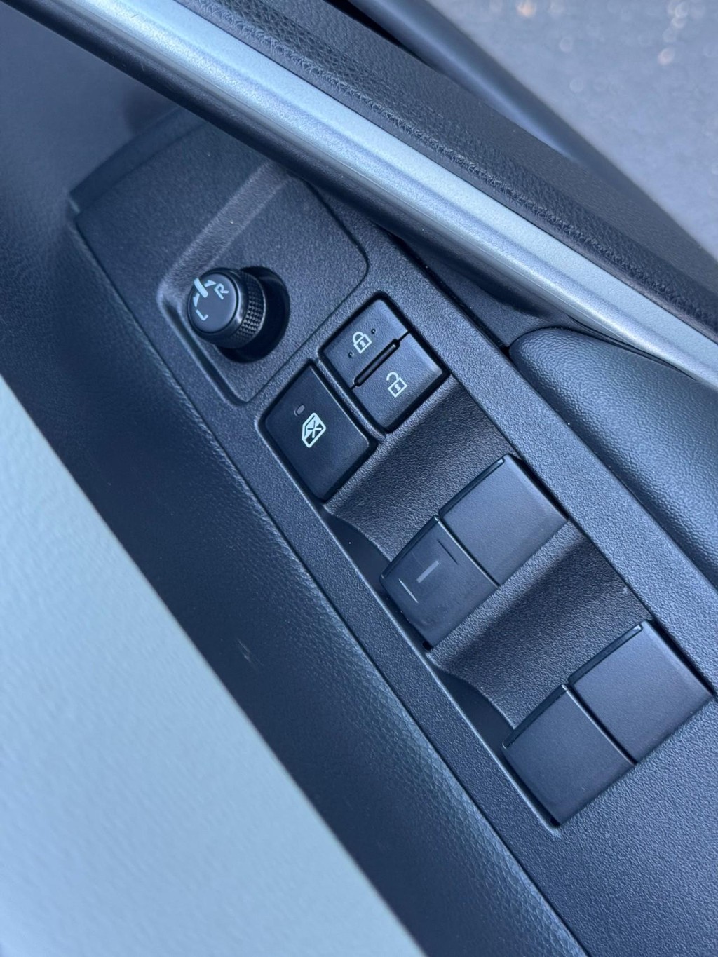 Toyota Corolla Cross Vehicle Image 14