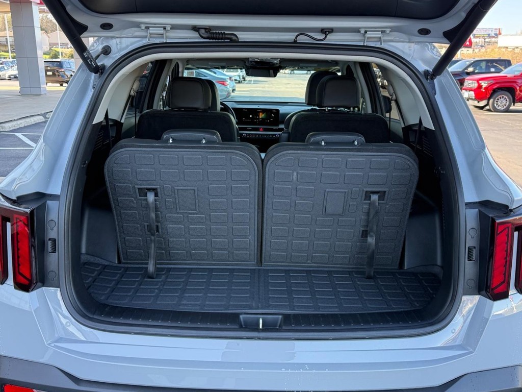 Kia Sorento Vehicle Image 4