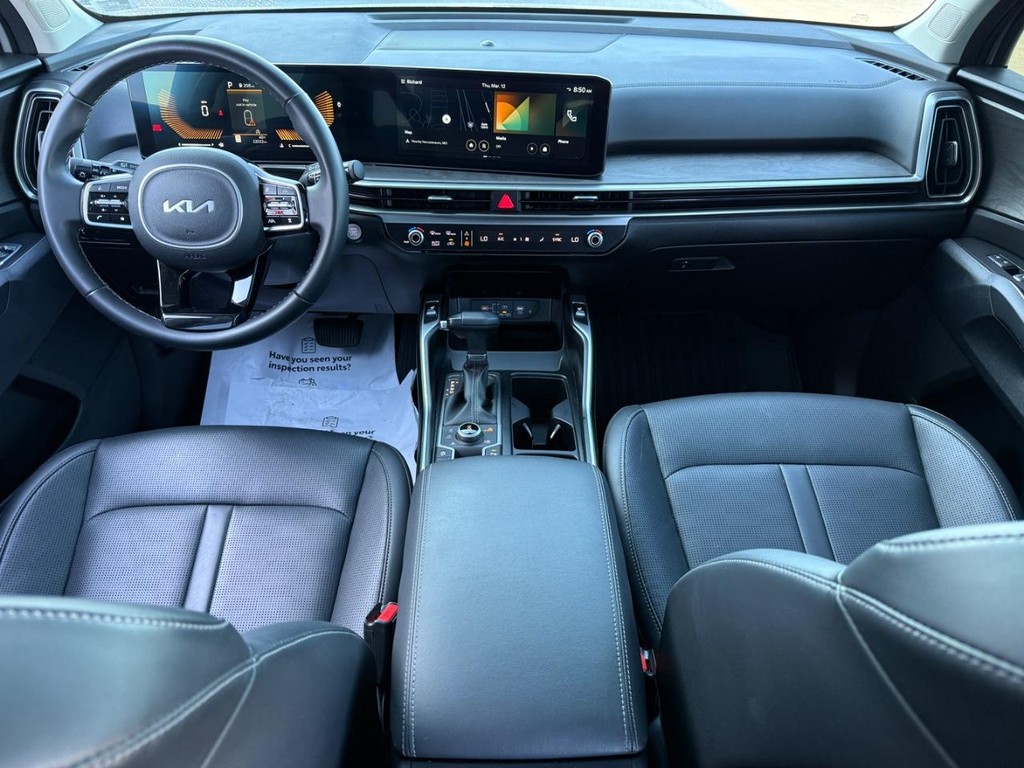 Kia Sorento Vehicle Image 12