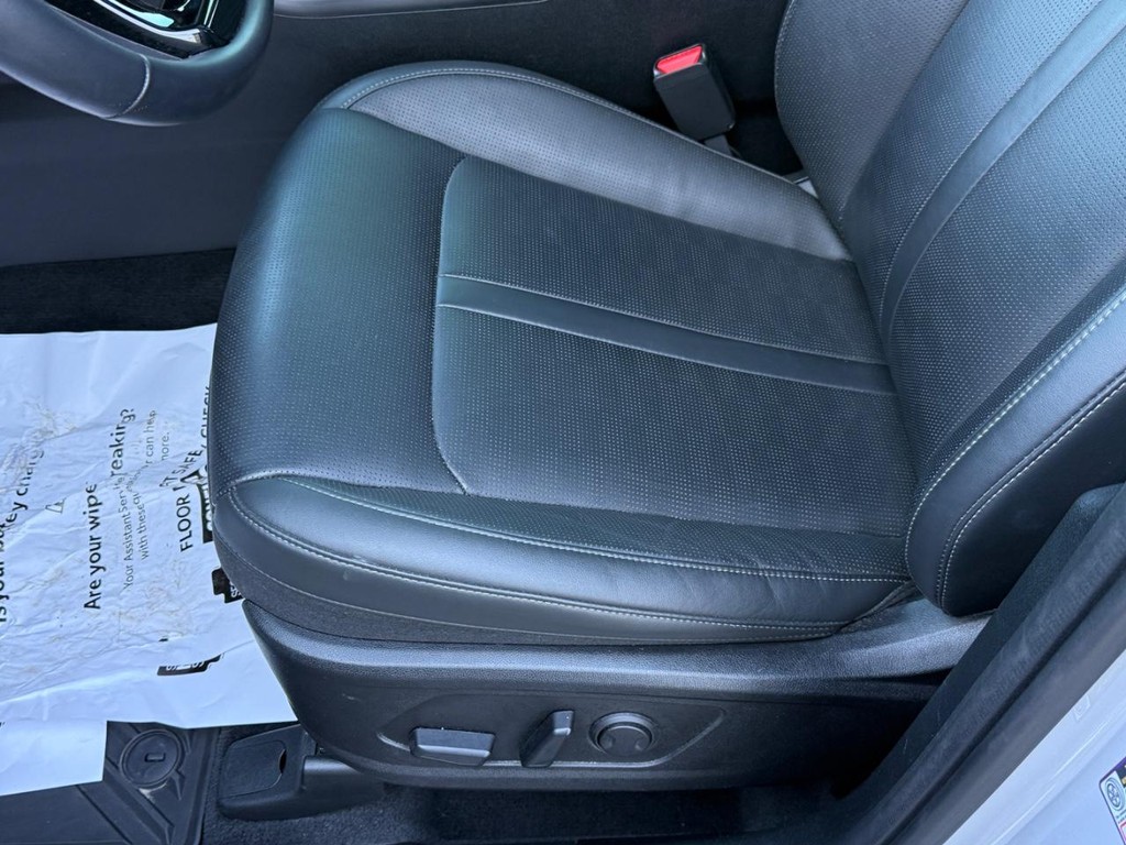 Kia Sorento Vehicle Image 16