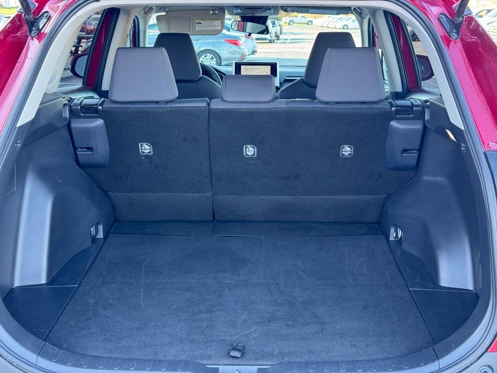 Toyota RAV4 Vehicle Image 5