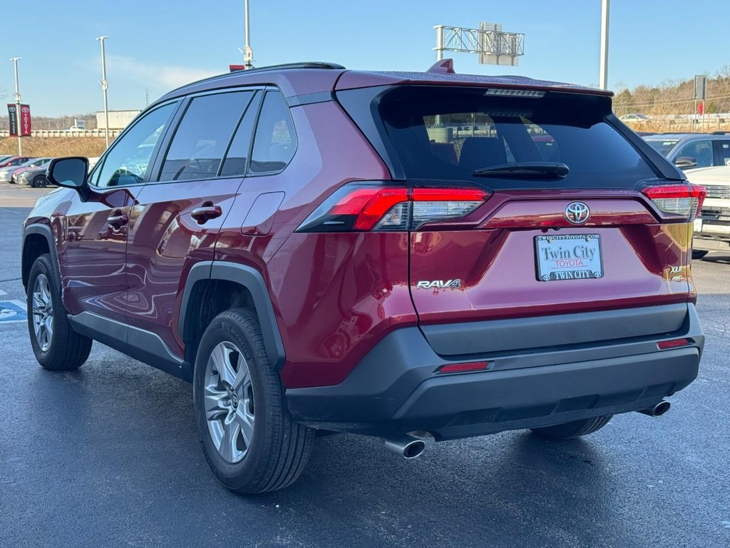 Toyota RAV4 Vehicle Image 7