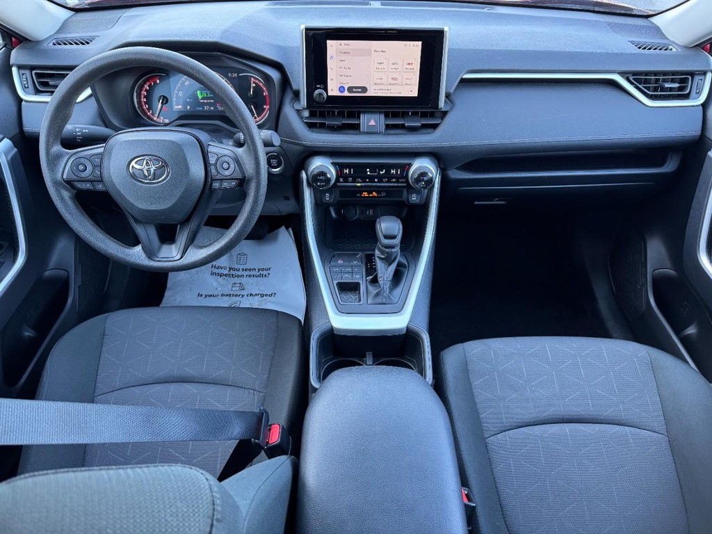 Toyota RAV4 Vehicle Image 12