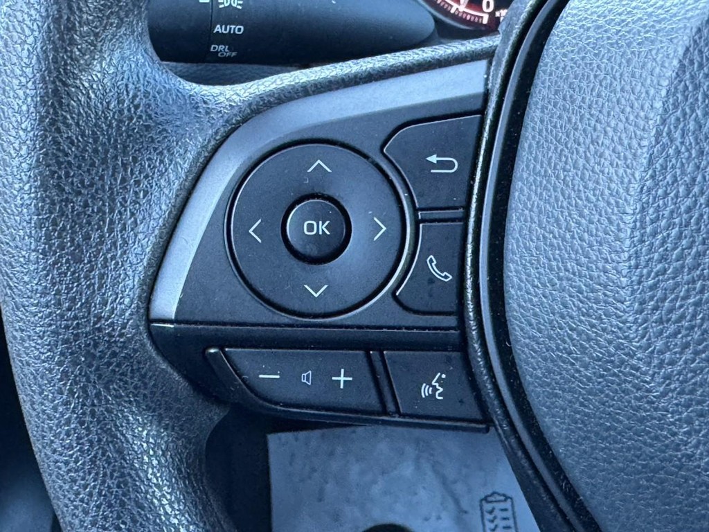 Toyota RAV4 Vehicle Image 18